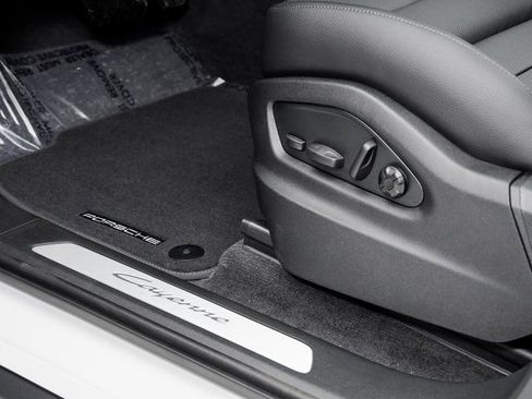 New 2026 Porsche Cayenne image 11