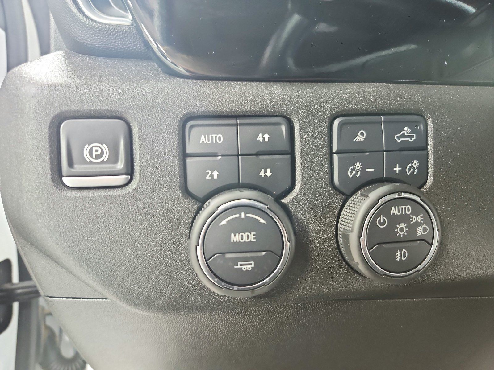 Used 2025 Chevrolet Silverado 2500 LTZ w/ LTZ Convenience Package AWD/4WD image 27