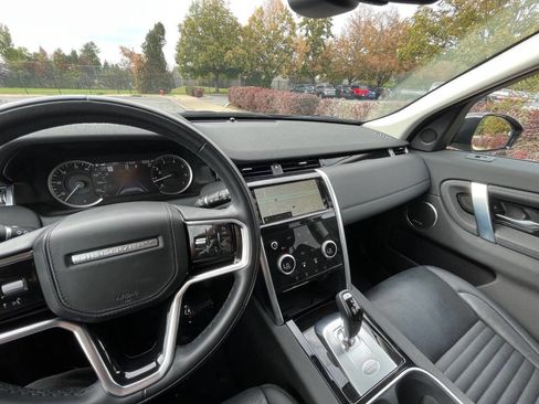 Used 2023 Land Rover Discovery Sport SE image 11
