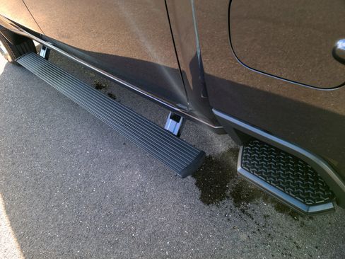 Used 2024 Chevrolet Silverado 2500 LT image 26