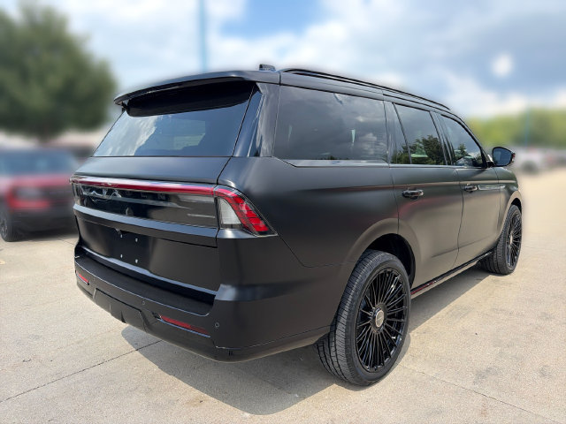 New 2026 Lincoln Navigator Reserve AWD/4WD image 5