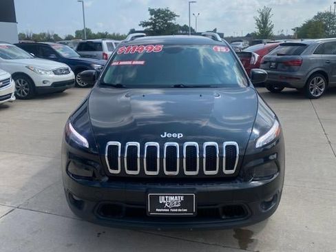 Used 2015 Jeep Cherokee Latitude image 2