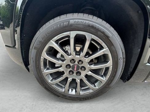 Used 2023 GMC Acadia Denali w/ Black Diamond Edition FWD image 28