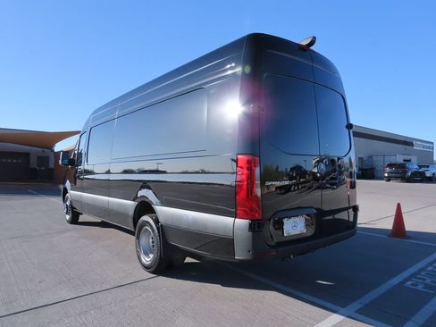Used 2025 Mercedes-Benz Sprinter 3500 image 7