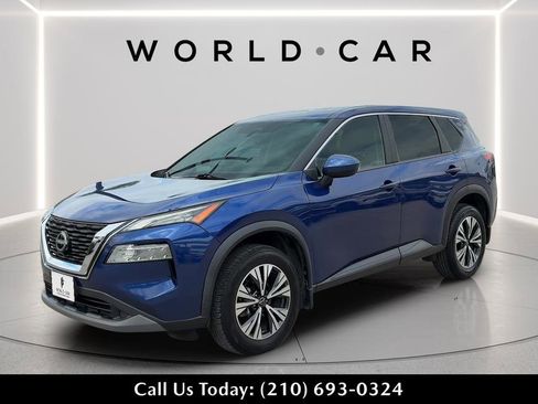 Used 2023 Nissan Rogue SV image 2