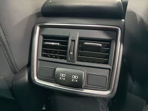 Used 2023 Subaru Forester Premium AWD/4WD image 33