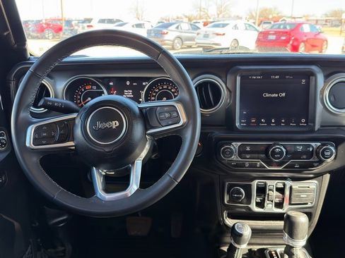 Used 2023 Jeep Wrangler Sahara image 24