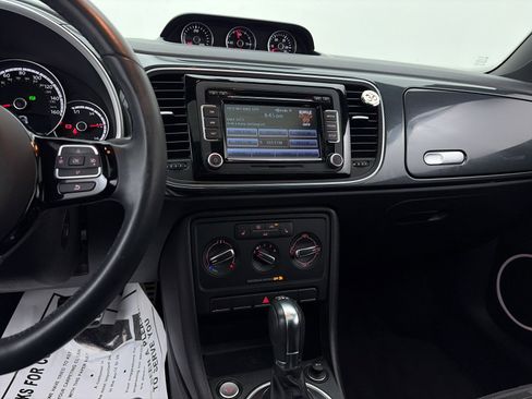 Used 2014 Volkswagen Beetle GSR image 16