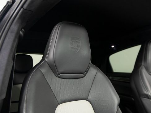 Certified 2020 Porsche Cayenne Turbo S image 33
