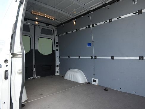 Used 2024 Mercedes-Benz Sprinter 144 Cargo image 9