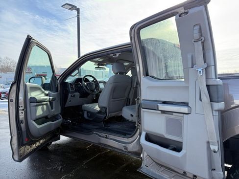 Used 2020 Ford F150 XLT image 26