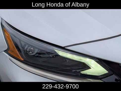 Used 2024 Nissan Altima 2.5 SR FWD image 3