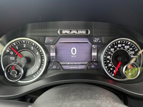 Used 2019 RAM 1500 Laramie image 10