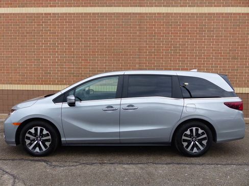 Used 2025 Honda Odyssey EX-L image 6