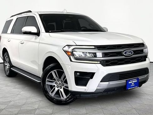 Used 2023 Ford Expedition XLT RWD image 1