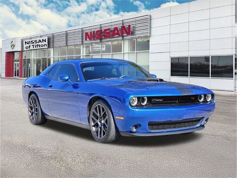 Used 2016 Dodge Challenger R/T Plus image 1