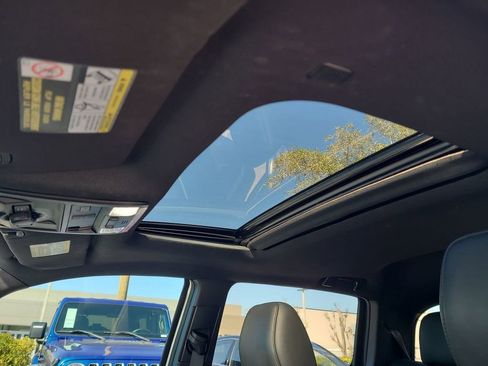 Used 2023 Toyota Tacoma TRD Off-Road w/ TRD Premium Off Road Package image 27