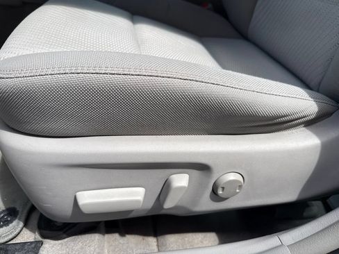 Used 2015 Toyota Camry LE FWD image 15