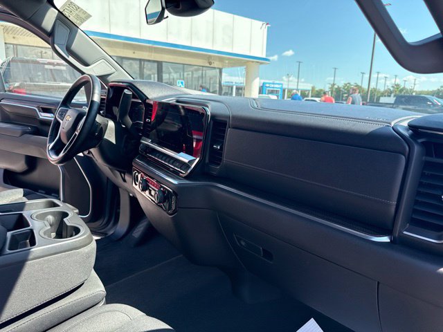 Used 2023 Chevrolet Silverado 1500 LT AWD/4WD image 19