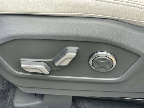 Used 2025 Hyundai Santa Fe Limited image 16