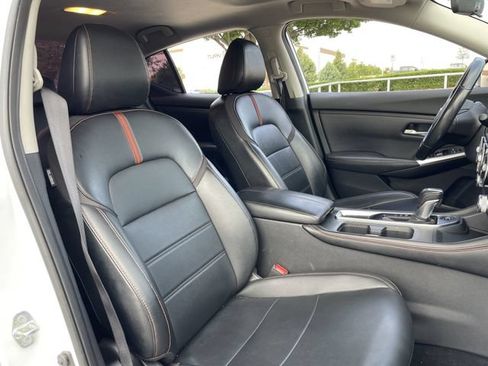 Used 2022 Nissan Sentra SR w/ SR Premium Package FWD image 27