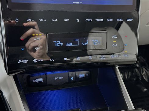 Used 2024 Hyundai Tucson Limited image 16