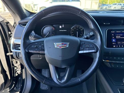 Used 2021 Cadillac XT4 Premium Luxury w/ Enhanced Visibility Package image 26