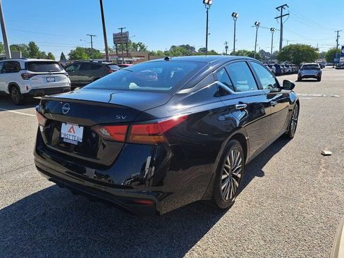 Used 2024 Nissan Altima 2.5 SV FWD image 6