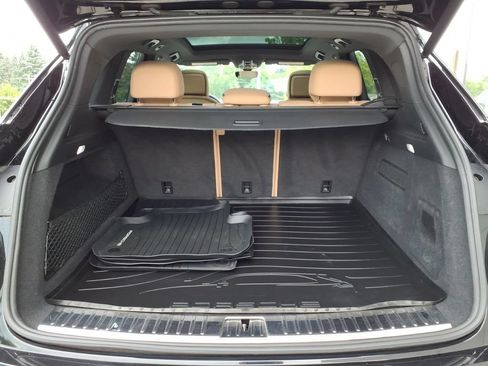 Used 2022 Porsche Cayenne AWD/4WD image 26