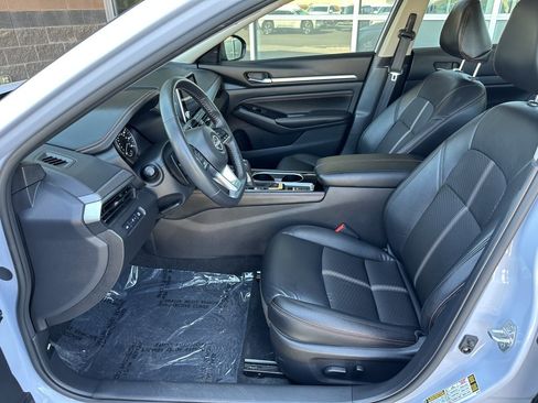 Used 2023 Nissan Altima 2.5 SR image 13