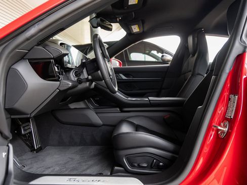 Certified 2025 Porsche Taycan AWD/4WD image 25