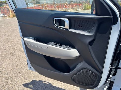 Used 2026 Hyundai Venue SEL FWD image 18