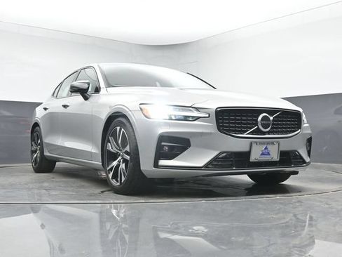 Used 2023 Volvo S60 B5 Core w/ Climate Package FWD image 33