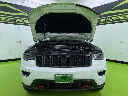 Used 2018 Jeep Grand Cherokee Trailhawk w/ Trailhawk Luxury Group AWD/4WD image 4