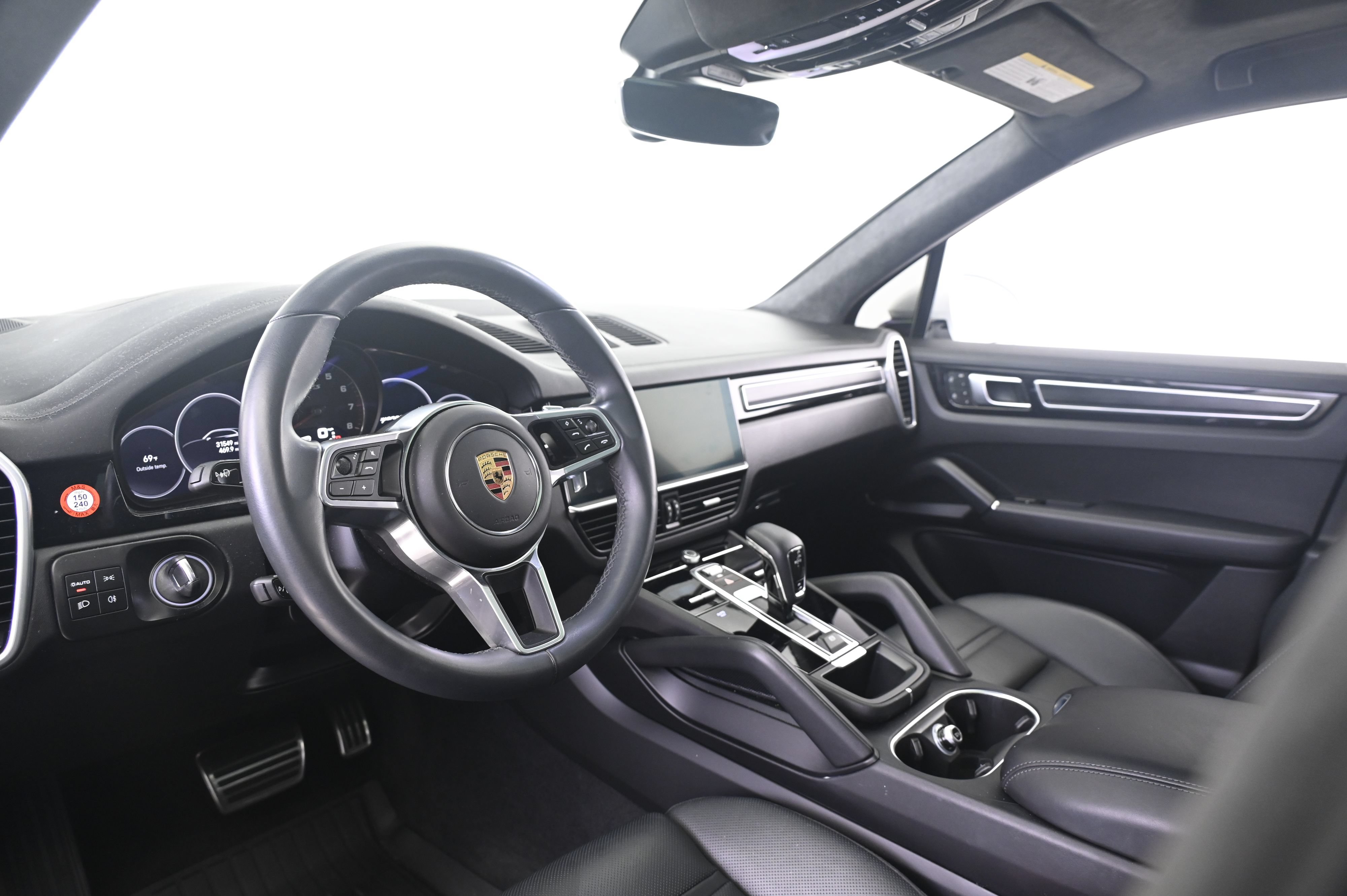 Certified 2023 Porsche Cayenne GTS AWD/4WD image 4