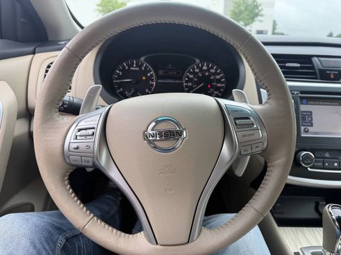Used 2016 Nissan Altima 3.5 SL FWD image 16