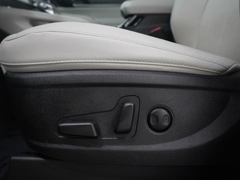 Used 2024 Kia Telluride EX w/ EX Captain's Chair Package image 28