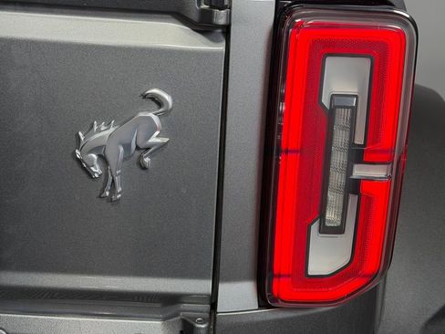 Used 2023 Ford Bronco Outer Banks w/ Sasquatch Package image 14