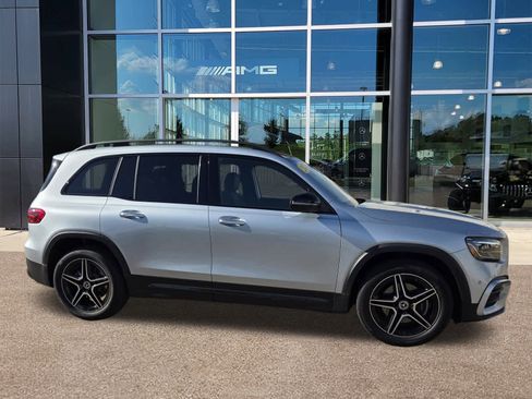 Used 2025 Mercedes-Benz GLB 250 image 4