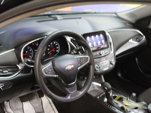 Used 2021 Chevrolet Malibu LT FWD image 14