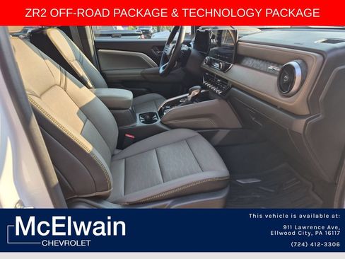Used 2025 Chevrolet Colorado ZR2 w/ Technology Package AWD/4WD image 33