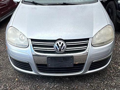 Used 2009 Volkswagen Jetta SEL image 1