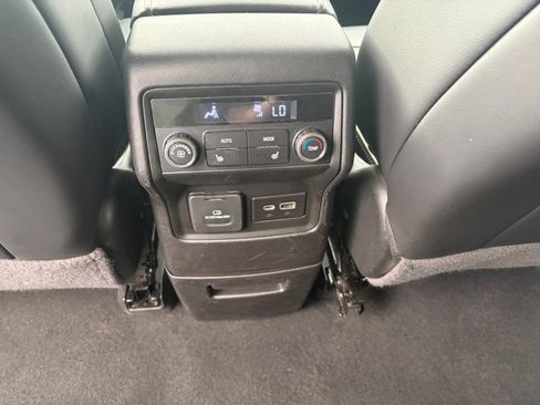 Used 2023 GMC Acadia Denali AWD/4WD image 32