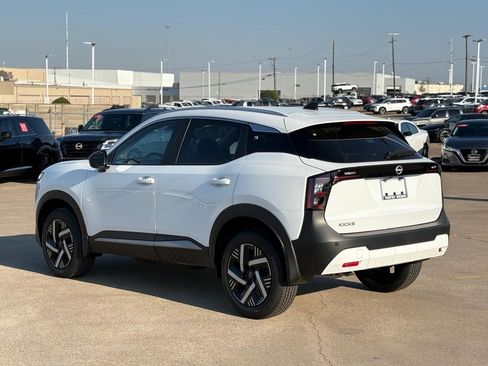 New 2026 Nissan Kicks SV image 7
