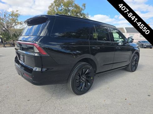 New 2026 Lincoln Navigator Reserve image 3