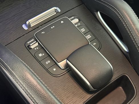 Certified 2024 Mercedes-Benz GLE 450 4MATIC image 32