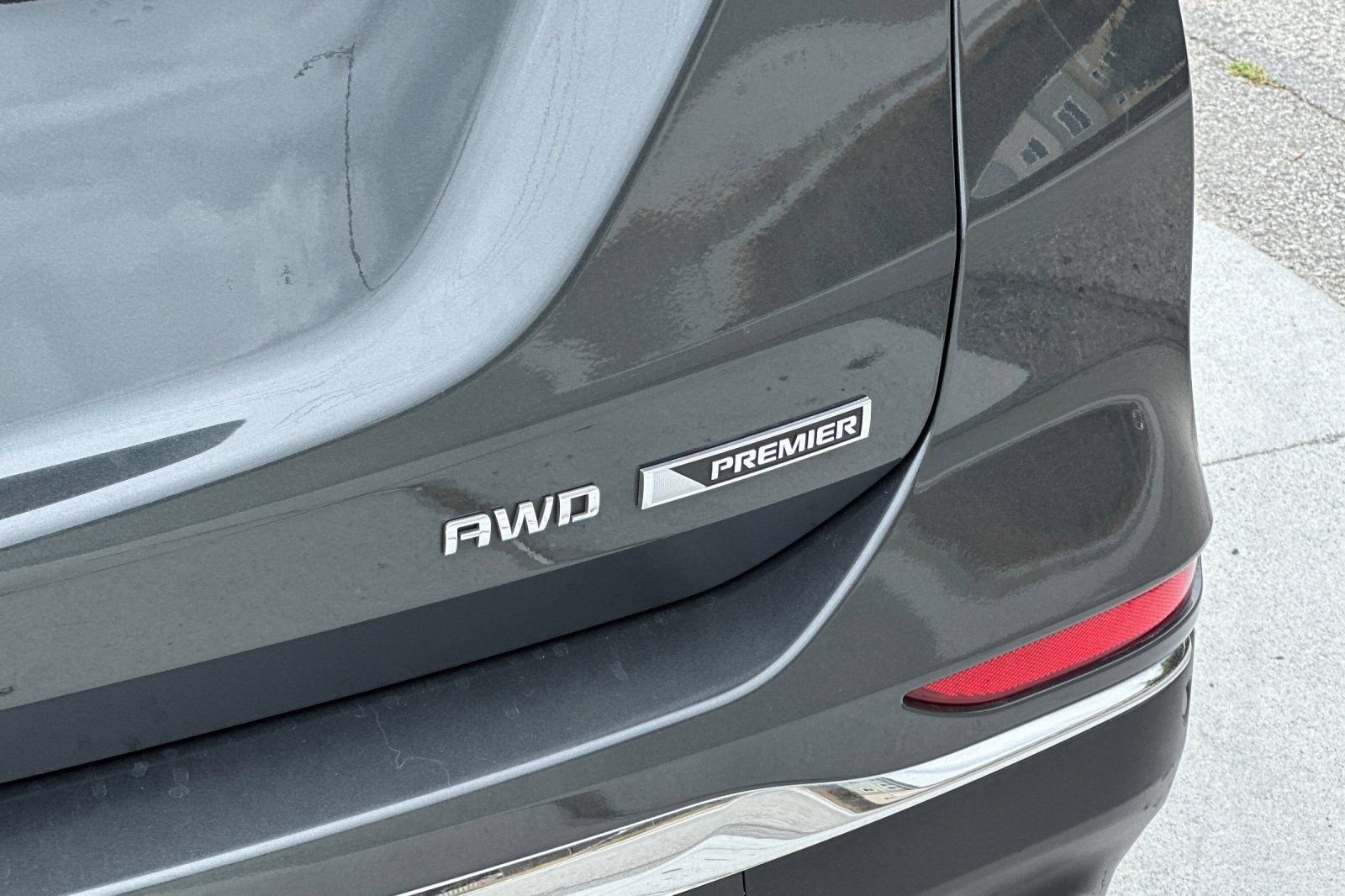 Used 2018 Chevrolet Equinox Premier AWD/4WD image 28