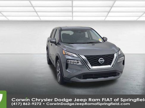 Used 2023 Nissan Rogue SV image 5