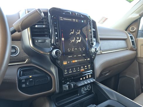 Used 2024 RAM 3500 Limited image 25