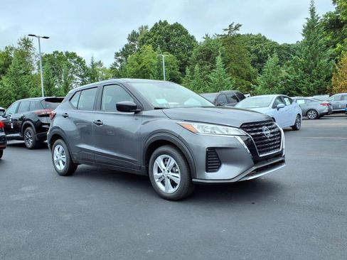 New 2025 Nissan Kicks Play S image 1